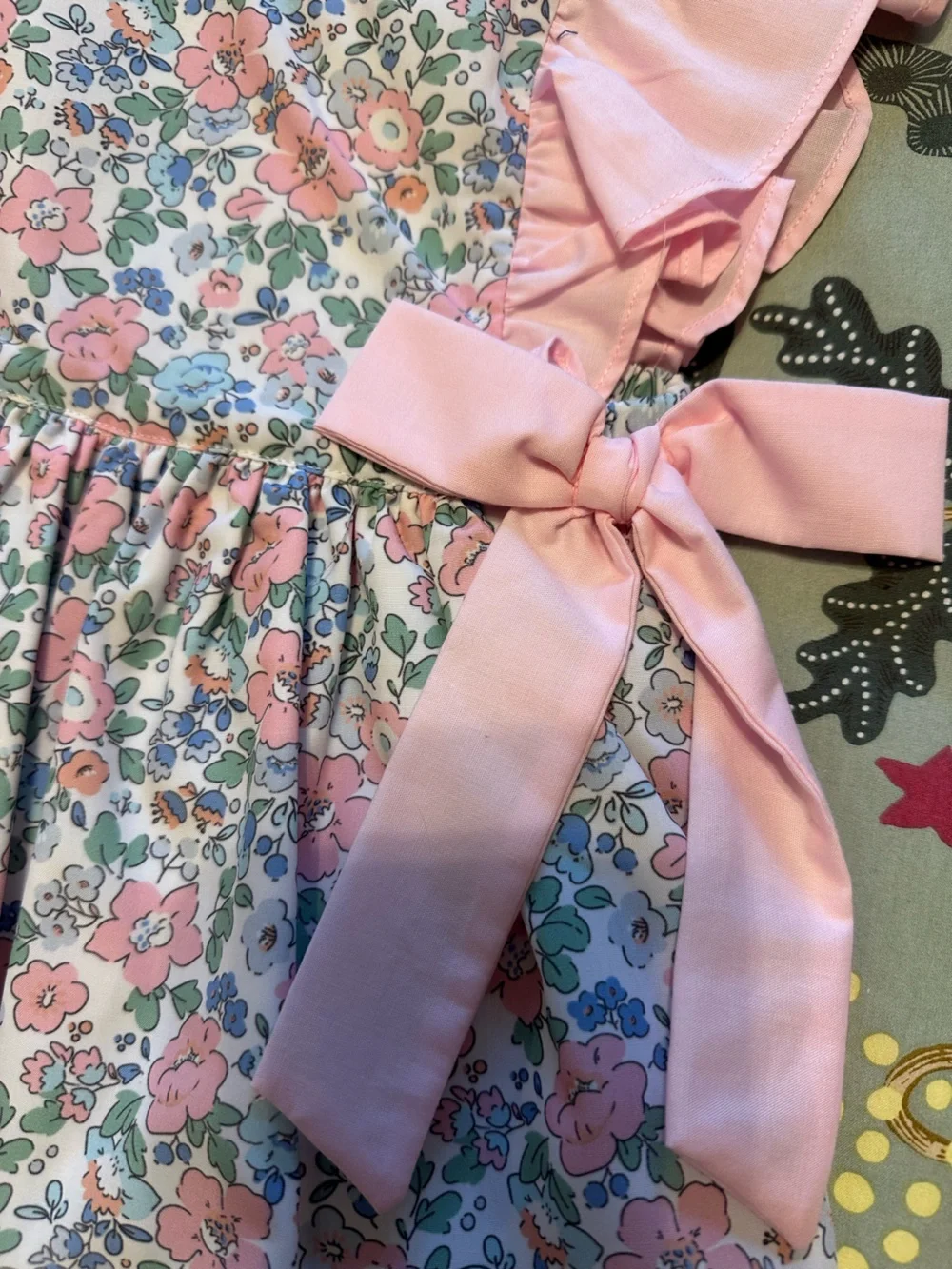 Girls 2T pink floral ruffle dress with side bows